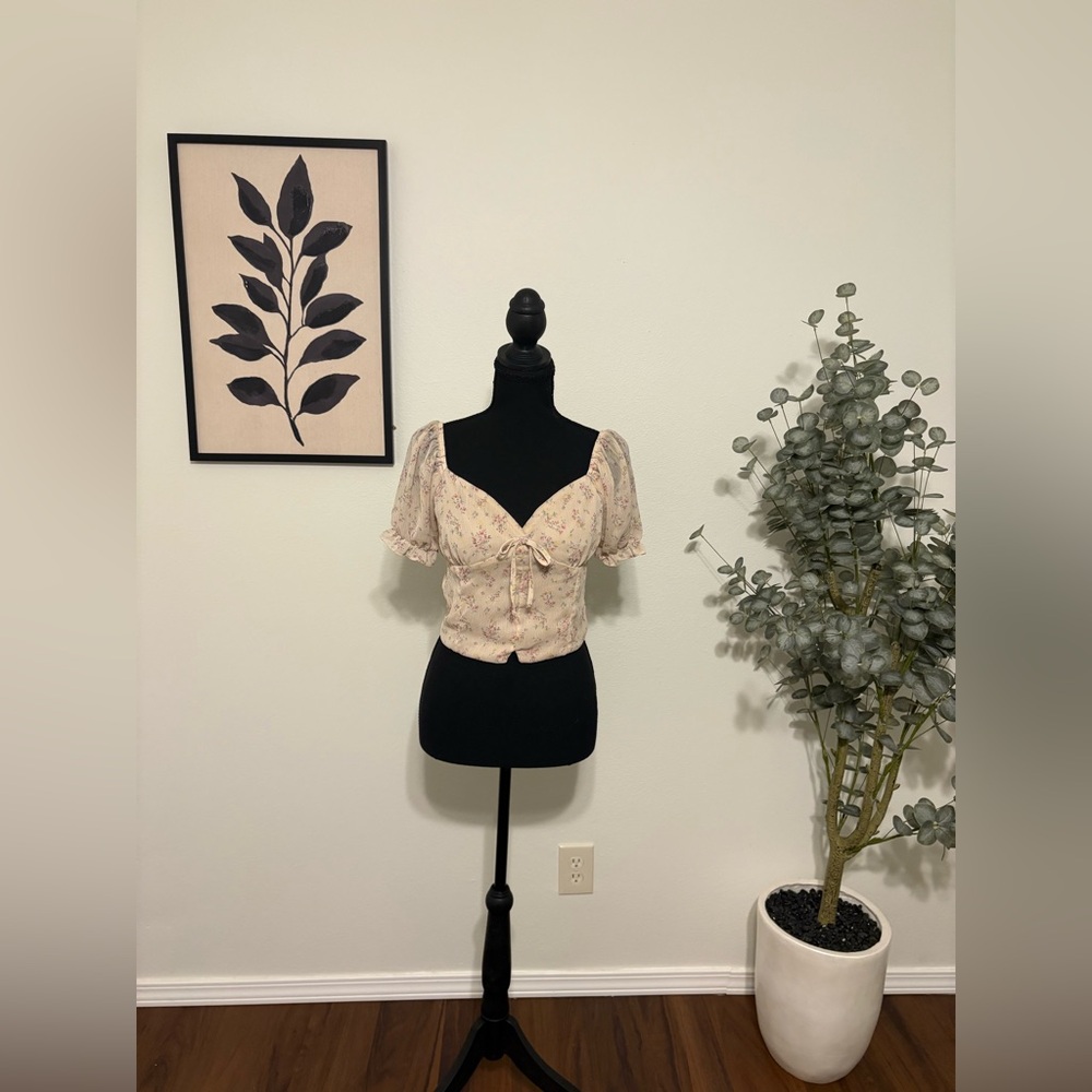 Active USA Cream Floral Tie-Front Crop Top